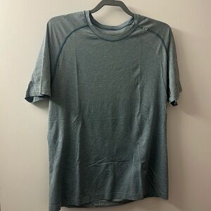 Lululemon Men’s Metal Vent Tech Short-Sleeve, Blue, Lg